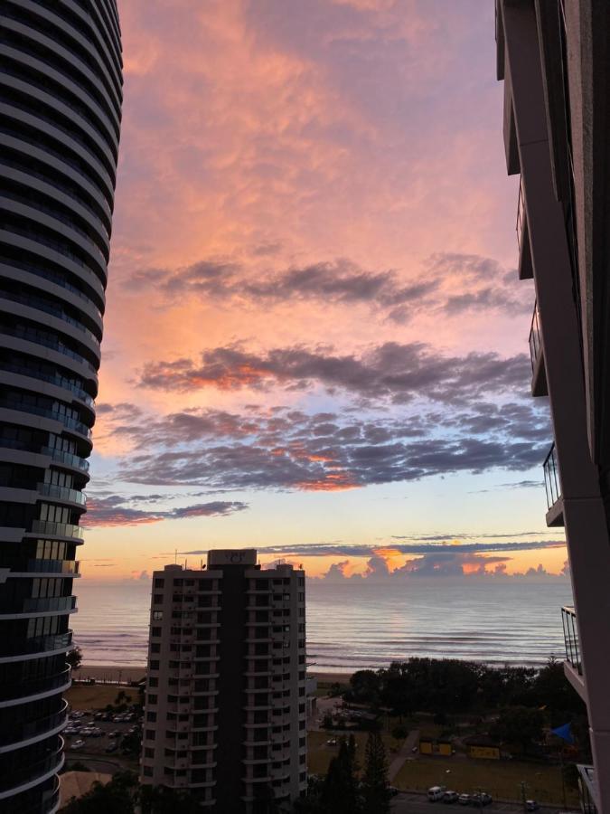 Koko Luxury Apartment In Broadbeach โกลด์โคสต์ ภายนอก รูปภาพ